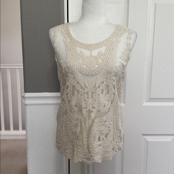 Charming Charlie Tops - Charming Charlie Ivory Floral Lace sleeveless Blouse - Medium